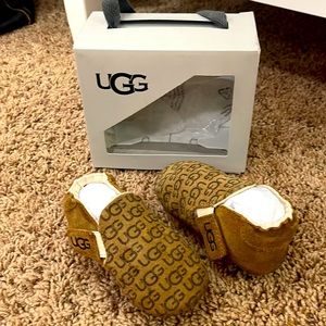 Toddler Ugg Roos Crib Shoe